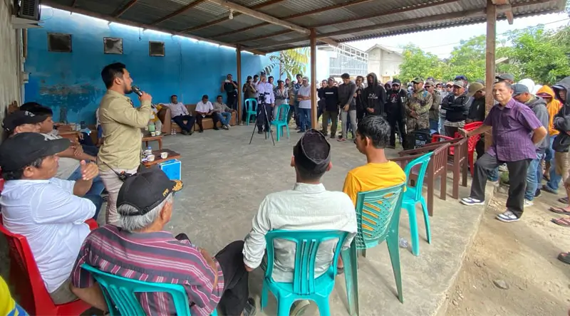 Jumpa pers yang digelar pengurus LPM dan tokoh masyarakat lingkar tambang Poboya di Kelurahan Lasoani, Kota Palu, Senin (3/2/2025). (Foto: Abdi)
