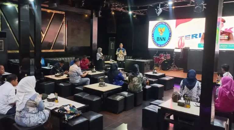 Forum Komunikasi (Forkom) Pencegahan, Pemberantasan, Penyalahgunaan, dan Peredaran Gelap Narkotika (P4GN), di 168 House, Kamis (13/2/2025). (Foto: Prokopim Setda Kota Palu/Jufri)