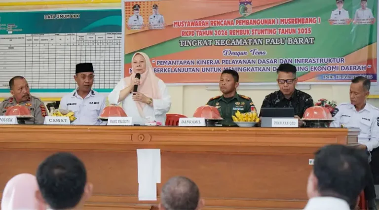 Wakil Wali Kota Palu, Reny A Lamadjido menyampaikan sambutan pad apembukaan Musrenbang tingkat Kecamatan Palu Barat di Palu, Rabu (12/2/2025). (Foto: Prokopim Setda Kota Palu/Sehan)