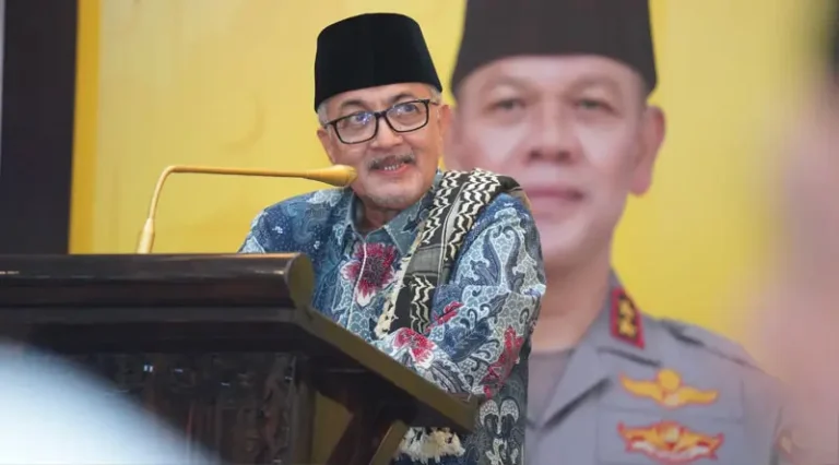 Ketua FKUB Sulteng, Prof Zainal Abidin pad asilaturahmi tokoh agama dan ormas Islam yang digelar Podla Sulteng di Palu, Kamis (27/2/2025). (Foto: Humas Polda Sulteng)
