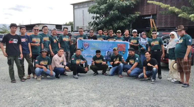 Pngurus dan anggota komunitas VES Chapteer Sulteng pada Berbagi Ramadhan di palu, Sabtu (15/3/2025). (Foto: VES Sulteng)