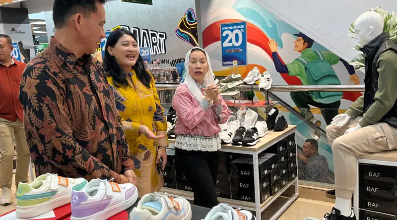 Wawali Palu, Imelda Liliana Muhidin di Ramayana Dept Store, Minggu (9/3/2025). (Foto: Proopim Setda Kota Palu/ Jufri)