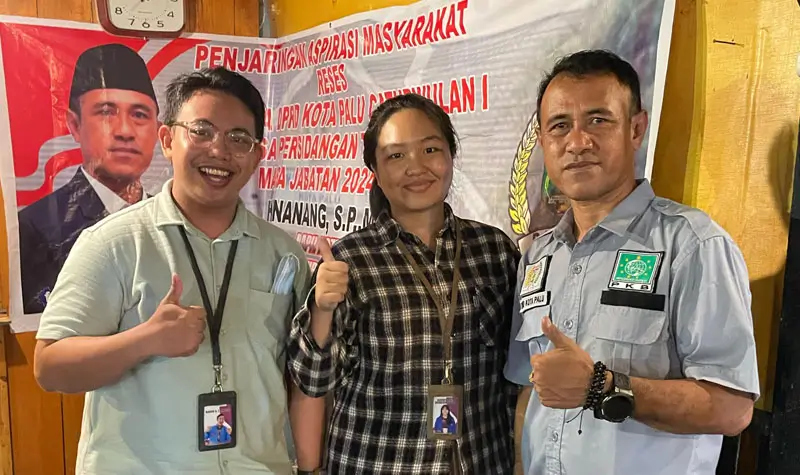 Foto bersama usai reses di Kedai Vespa, Palu, Selasa (22/4/2025) (Foto: Nawir A. Lamanda)