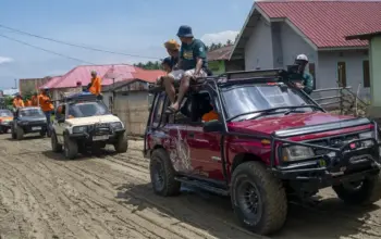 Komunitas otomotif VES Sulteng turunlangsung ke lokasi bencana di Desa Wombo, Donggala. (©bmzIMAGES/BasriMarzuki)
