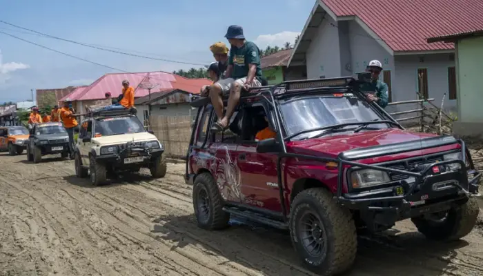 VES Sulteng Turun Langsung Bantu Korban Banjir Bandang Desa Wombo