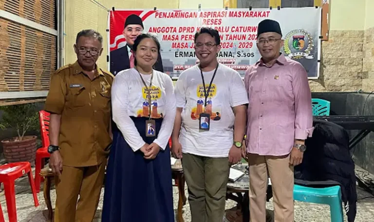 Reses di Talise Valangguni, Warga Minta Komitmen Penguatan UMKM Foto bersama usai rese di Talise Valangguni. (foto: Audrey Lima Wongsonegoro)