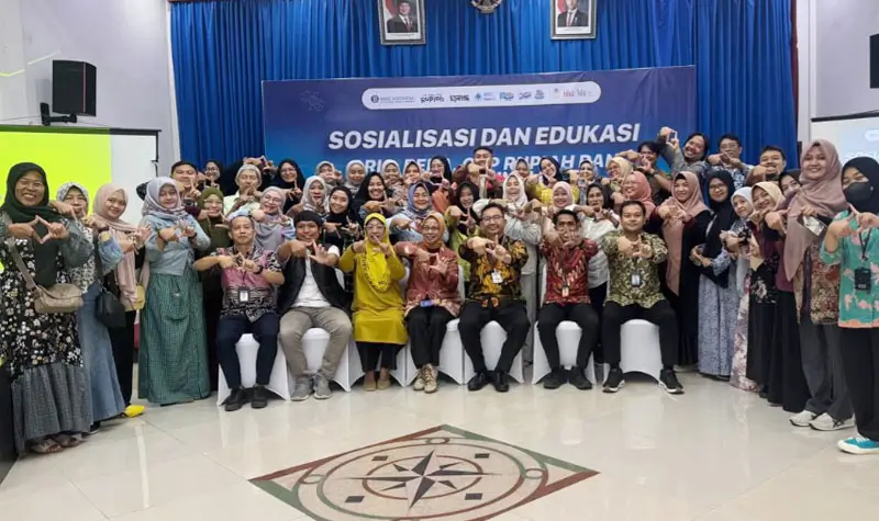 Foto bersama usai kegiatan sosialisasi dan literasi keuangan kepada palaku UMKM di Aula Kasiromu, Kantor BI Sulteng, Selasa (24/6/2025). (Foto: BI Sulteng)