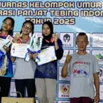 Kinaya Maulidyah berselebrasi usai menerima medali perak pada Kejurnas Panjat Tebing KU XIX 2025 di Banten, Sabtu (21/6/2025). (Foto: FPTI Sulteng)