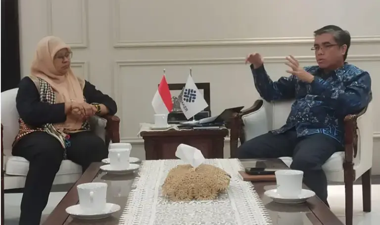 Menteri Tenaga Kerja Yassierli dalam sebuah kesempatan bersama AJI. (Foto: AJI)