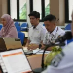 Para ASN mempresentasikan hasil magangnya di depan Wali Kota Palu, Hadianto Rasyid di Palu, Rabu (18/6/2025). (Foto: prokopim Setda Kota Palu/Iwan).