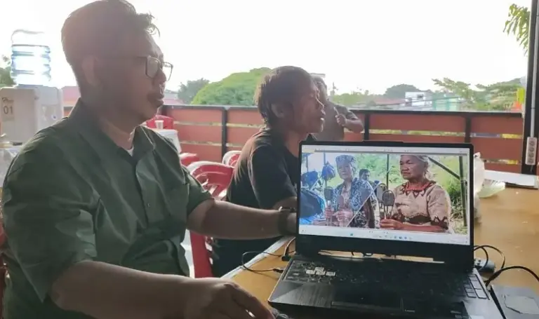 Direktur ROA Sulteng, Mochammad Subarkah (kiri) bersama Katua Panitia, Yardin Hasan pada konferensi pers di Palu, Selasa (24/6/2025). (Foto: Adi)