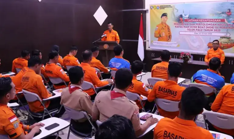 Kepala Kantor Pencarian dan Pertolongan Palu, Muh RIzal menyampaikan sambutan pada pembukaan pelatihan kecelakaan laut di Palu, Rabu (11/6/2025). (Foto: Basarnas Palu)