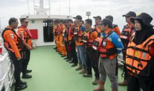 Simulasi SAR Kecelakaan Laut, Korban Man Overboard Berhasil Diselamatkan