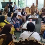 Wali Kota Palu, Hadianto Rasyid menerima kunjungan para pelaku UMKM Taman GOR, Senin (16/6/225)