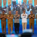 Foto bersama usai sosialisasi peluang kerja di luar negeri oleh Menteri P2MI di GBK, Selasa (10/6/2025). (Foto: Prokopim Setda Kota Palu/Jufri)
