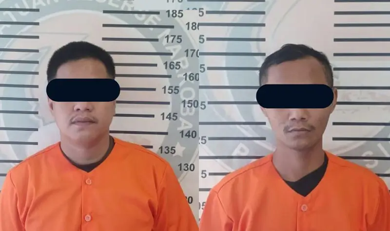 OS dan AFS, dua tersangka kasus narkotika yang ditangkap di Desa Tongoa, Palolo, Sigi, Kamis (19/6/2025). (Foto: Humas Polres Sigi)