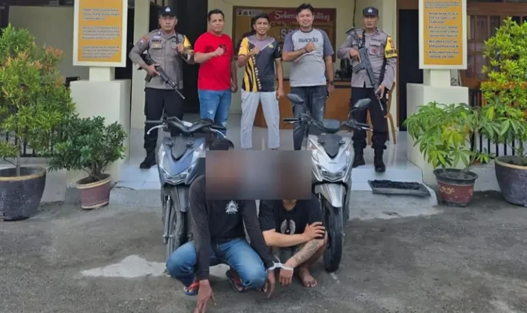 Dua tersangka curanmor yang ditangkap jajaran Polsek Tawaili, Kamis (5/6/2025). (Foto: Humas Polresta Palu)
