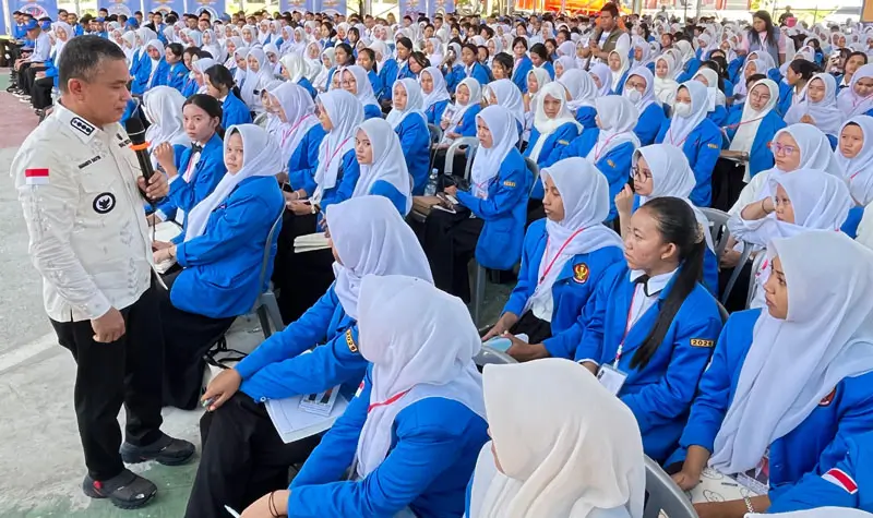 Wali Kota Hadianto Rasyid menjadi nara sum,ber pada PKKMB FEB Untad, Kamis (31/7/2025). (©Prokopim Setda Kota Palu)
