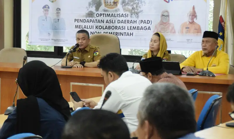 Wali Kota Hadianto bersama Wawali Imelda pada peluncuran OPA Bergerak Bersama di Palu, Senin (28/7/2025). (@Prokopim Setda Koat Palu/Imron)