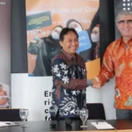 UNFPA Indonesia Representative Hassan Mohtashami dan Deputi Pengendalian Kependudukan, Kementerian Kependudukan dan Pembangunan Keluarga (Kemendukbangga/BKKBN) dr. Bonivasius Prasetya Ichtiarto, mengumumkan peluncuran laporan Situasi Kependudukan Dunia (State of World Population/SWP) report 2025 yang mengungkap bahwa krisis fertilitas global sesungguhnya adalah bahwa jutaan orang ingin punya anak tapi tidak bisa membangun keluarga yang mereka inginkan.(©️ UNFPA Indonesia)