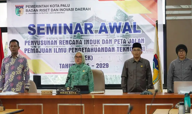 Sekot Palu, Irmayanti (kedua kiri) pada pembukaan semianr awal pemajuan Iptek di Palu, Kamis (31/7/2025). (©Prokopim Setda Kota Palu)