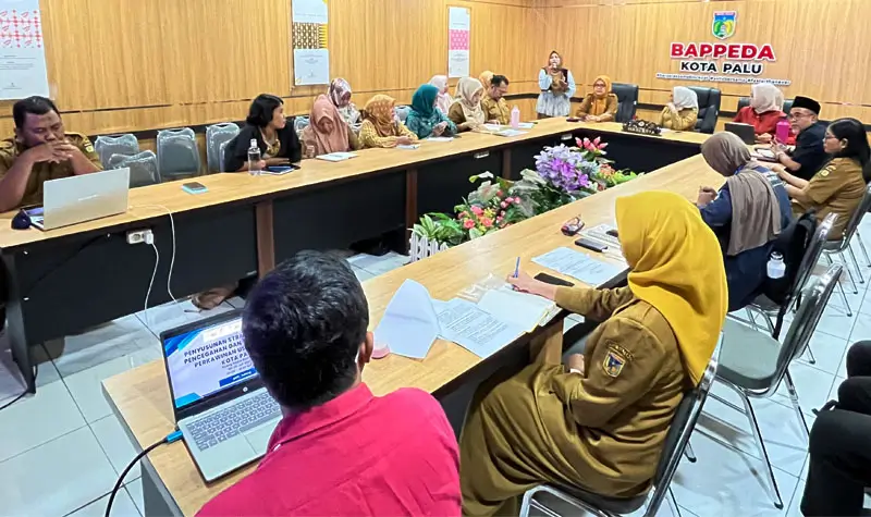 Penyusunan Strategi Daerah Pencegahan dan Penanganan Perkawinan Usia Anak di Ruang Rapat Bappeda Kota Palu Selasa (8/7/2025). (Foto: Prokopim Setda Kota Palu/Jufri)