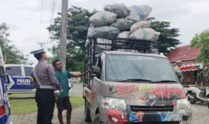 Salahs atu pengendara yang terjaring karena mengabaikan keselamatan, Selasa (15/7/2025). (Foto: Huams Polresta Palu)