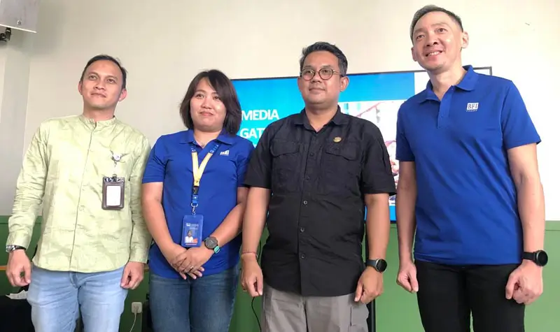 Dari kiri ke kanan: Kabag Edukasi dan Perlindungan Konsumen OJK Sulteng Budi Hambani, Area Manager BFI Finance Sektor Sulut, Gorontalo & Sulteng Fransiska Kusuma Dewi, Kepala OJK Sulteng Bonny Hardi Putra, dan General Manager BFI Finance Region Sulawesi Sastero Wijaya Gunawan pada Medi Gathering di Palu, Jumat (22/8/2025). (©BFI FInance)