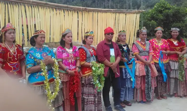 Ilustrasi kegiatan masyarakat adat. (© BRWA Sulteng)