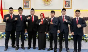 Gubernur Sulteng Lantik Tujuh Anggota KPID Periode 2025-2028