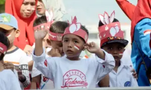 Anak-anak TK Parade Merah Putih di Depan Kantor Wali Kota Palu