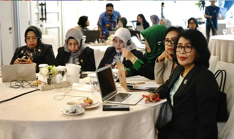 Sejumlah hakim perempuan mengikuti Kolokium Kepemimpinan Perempuan dalam Peradilan yang diselenggarakan di Jakarta. (©Thomas/UNDP)
