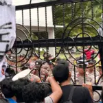 Aksi demo mahasiswa di depan Kantor DPRD Sulteng di Palu, Senin (25/8/2025). (©Gerakan Perempuan Bersatu Sulteng)