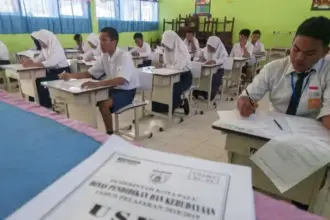 Ilustrasi kegiatan belajar di sekolah. (©bmzIMAGES/basri marzuki)