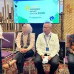 Buati Sigi Rizal Intjenae (tengah) pada Sustainable Districts Outlook (SDO) 2025 di Indonesia Convention Exhibition (ICE) BSD City, Tangerang, Kamis (28/8/2025). (©Katadata/Nur Rahmah)