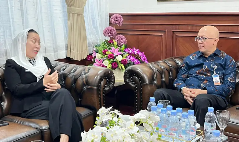 Pertemuan Wawali Kota Palu Imelda Liliana bersama Kepala BI Sulteng Muh Irfan Sukarna di kantor BI SUlteng, Kamis (14/8/2025). (©Prokopim Setda Kota Palu/Jufri)