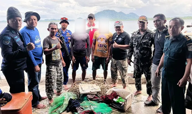 Dua tersangka pelaku ilegal fishing ditangkap tim gabungan di Perairan Talatako, Rabu (6/8/2025). (©Humas Polairud Tojo Unauna)