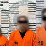 Tiga tersangka kasus narkotkan jaringan Palolo yang ditangkap Polres Sigi, Selasa (19/8/2025). (©Humas Polres Sigi)