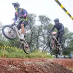 Sejumlah peserta melakukan jumping pada Porkot Palu VI 2025 di Hutan Kota Palu, Sabtu (6/9/2025). (©ISSI Kota Palu)