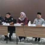 Konfrensi pers penanganan kasus keracunan MBG di Salakan, Bangkep, Sabtu (20/9/2025). (©Humas Polres Bangkep)