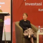 Sekda Kota Palu, Irmayanti menyampaikan sambutan apada diseminasi Hasil Kajian dan Pedoman Analisis Biaya Manfaat Investasi Pengurangan Risiko Bencana di Palu, Selasa (23/9/2025). (©Prokopim Setda Kota Palu/Imron)