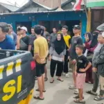 Pengamanan korban penganiayaan oleh aparat Polsek Palu Selatan, Sabtu (6/9/2025). (©HUmas Polresta Palu)