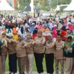 Foto bersama Bunda Paud usai pembukaan Gebyar Paud di Halaman kantor Wali Kota Palu, Selasa (30/9/2025). (© Prokpoim Setda Kota Palu/Imron)