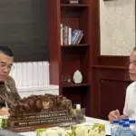 Wamen ATR/BPN Ossy Dermawan bersama Wali Kota Palu Hadianto Rasyid di ruang kerjanya di Jakarta, Jumat (12/9/2025). (©Humas Pemkot Palu)