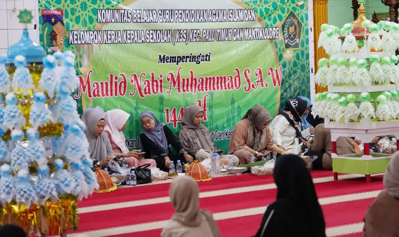 Suasana peringatan Maulid Nabi Muhammad SAW di Masjid Baiturrahim Palu, Sabtu (6/9/2025). (©Prokopim Setda Kota Palu/Iwan)