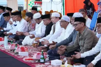 Wali Kota Palu Hadianto Rasyid bersama jajaran Forkopimda Kota Palu pad aperingatan Maulid dirangkai dengan dzikri bersama di Lapangan Vatuylemo, Palu, Minggu (28/9/2025). (© Prokopim Setda Kota Palu)