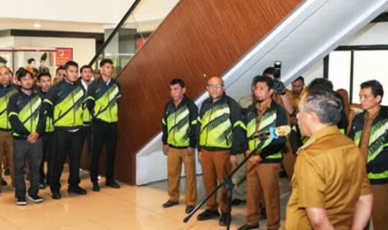 Pelepasan kontingan Sulteng untuk Pornas Korpri XVII ke Palembang oleh Gubernur Sulteng, Selasa ()30/9/2025). (© Tim Media AH)