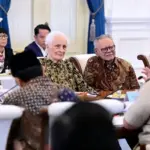 Presiden Prabowo Subianto menerima sejumlah tokoh Gerakan Nurani Bangsa (GNB) di Istana Merdeka, Jakarta, Kamis (11/9) malam. (©BKMI Stpres)