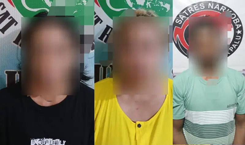 Pasangan suami isteri A dan M (kanan dan tengah) dan Z (kanan), terduga penyalahgunaan narkotika yang ditangkap Polresta Palu di Jalan Lekatu, Sabtu (13/9/2025). (©Humas Polresta Palu)