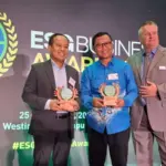 Budiawansyah, Chief of Sustainability & Corporate Affairs PT Vale Indonesia, saat menerima penghargaan. (©PT Vale Indonesia)